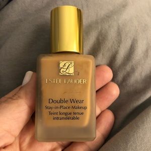 Estee Lauder Makeup - Estée Lauder Double Wear Foundation Estee Lauder Makeup - Estée Lauder Double Wear Foundation